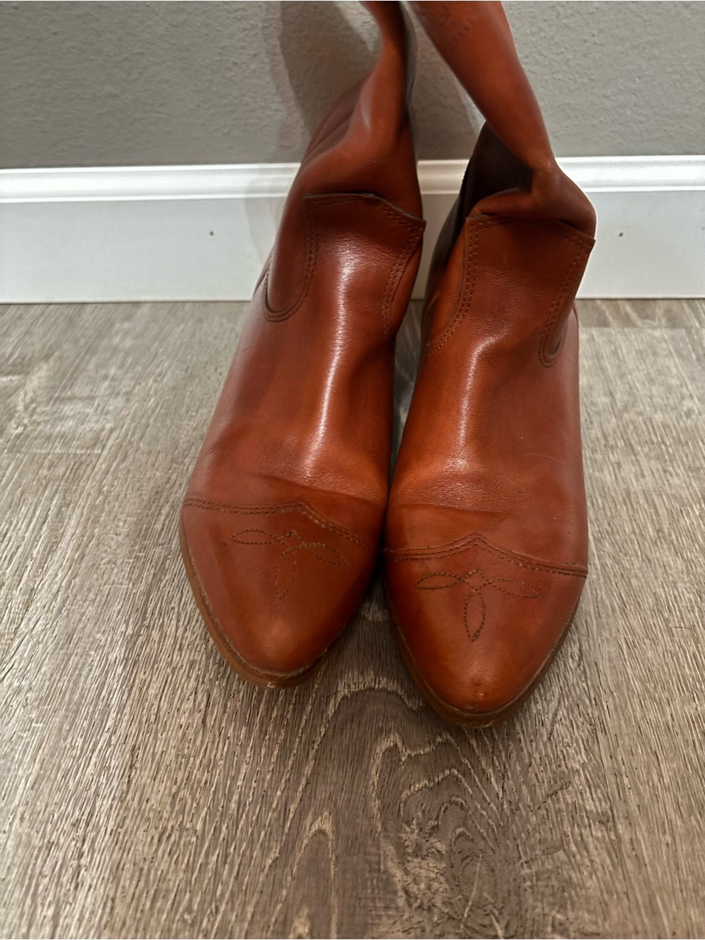 Vintage Frye Cognac Brown Leather Western Cowboy Boots - Womens - Picture 3 of 6